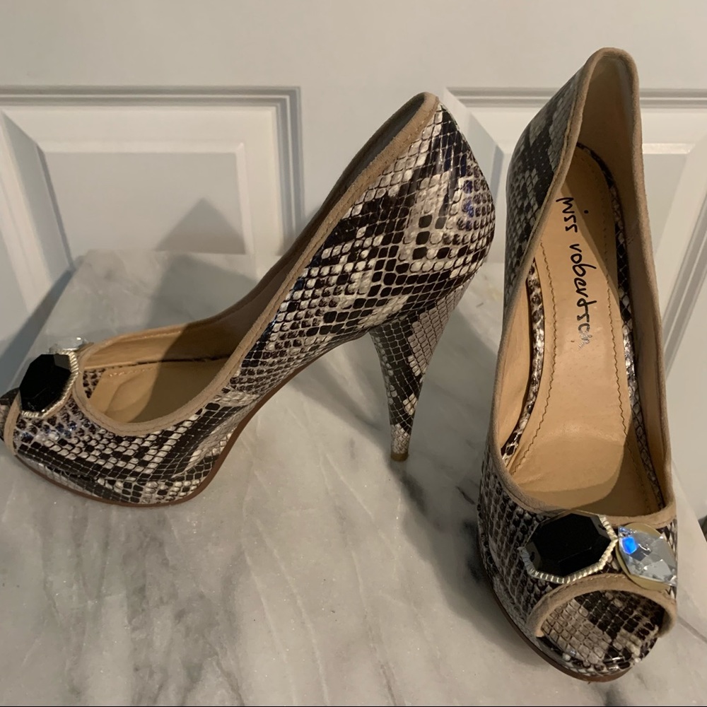 Miss Robertson Snake pattern Heels size 8M